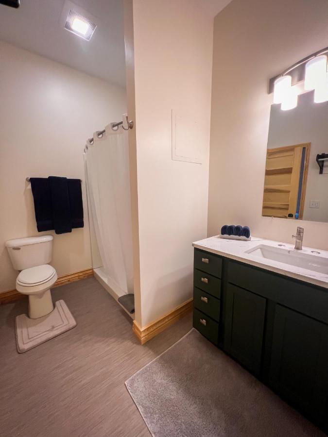 Goldfinch Suites Elkader Exteriör bild