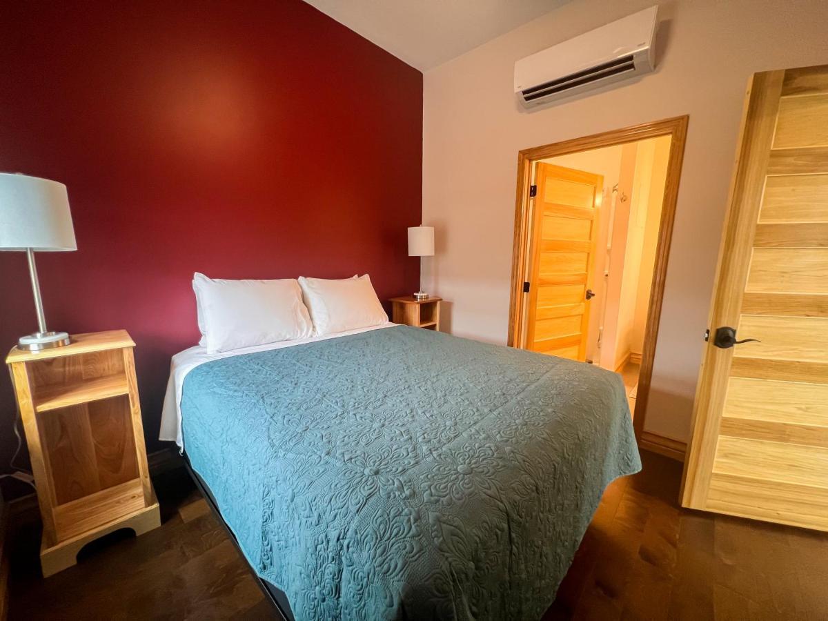 Goldfinch Suites Elkader Exteriör bild