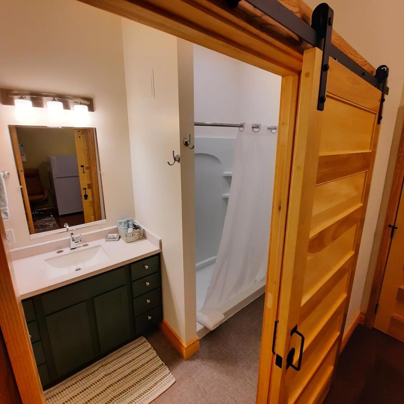 Goldfinch Suites Elkader Exteriör bild